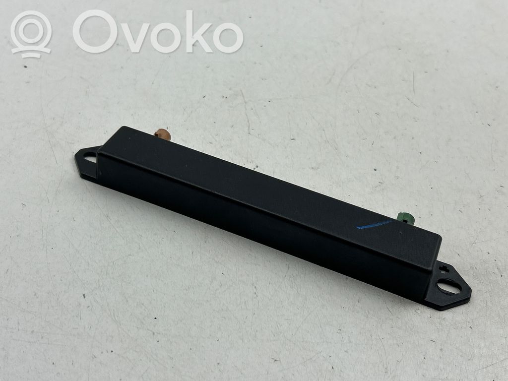Antenna control unit   P68306857AA,00534042660,91017A