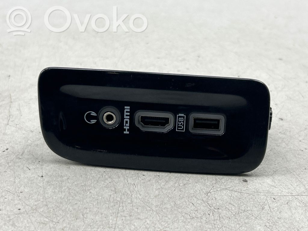 Chrysler Pacifica USB socket connector 