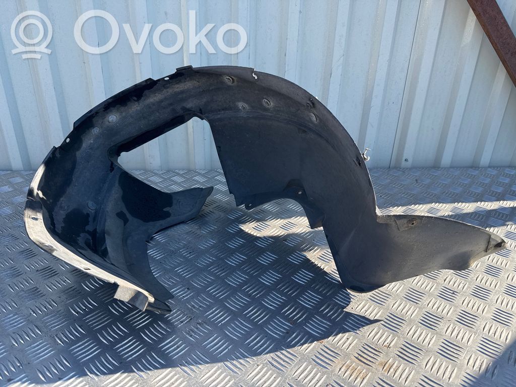 Front wheel arch liner splash guards