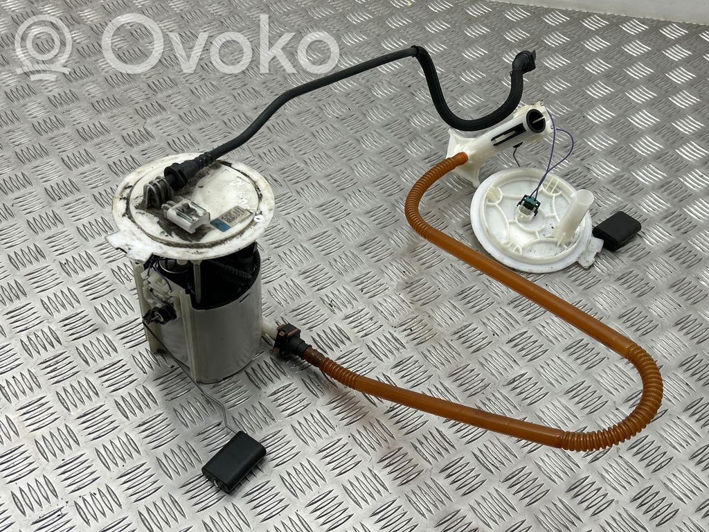 Bomba interna de combustible   68250900AA,28472075,05151702