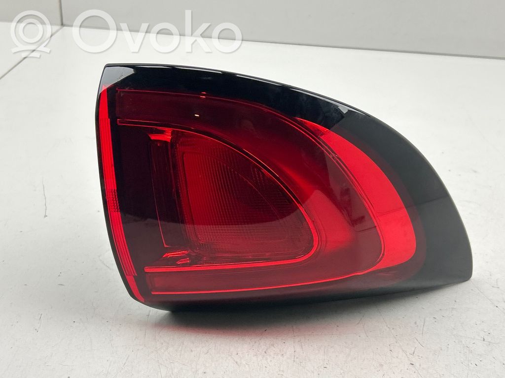Chrysler Pacifica Rear/tail lights 