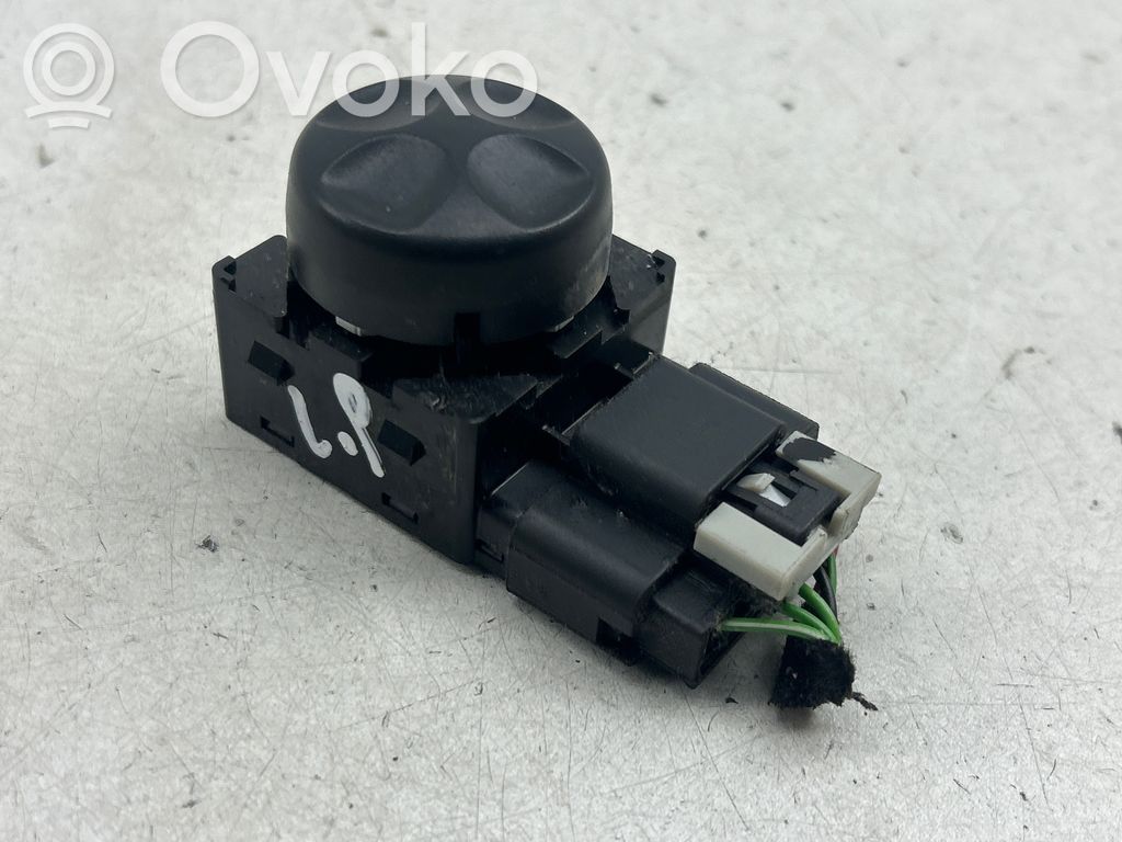 Chrysler Pacifica Seat adjustment knob 