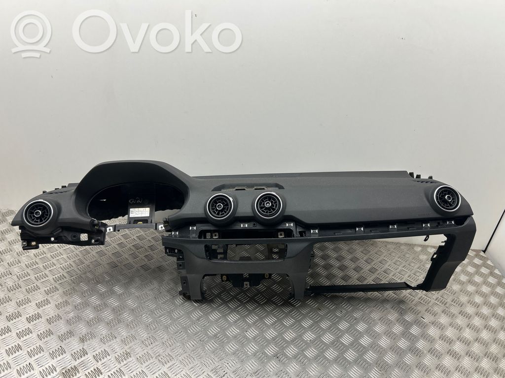 Deska rozdzielcza   81B857001P24A,052JAC2438735W