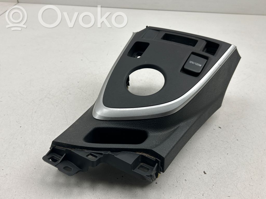 Toyota Auris E180 Ramka drążka zmiany biegów 
