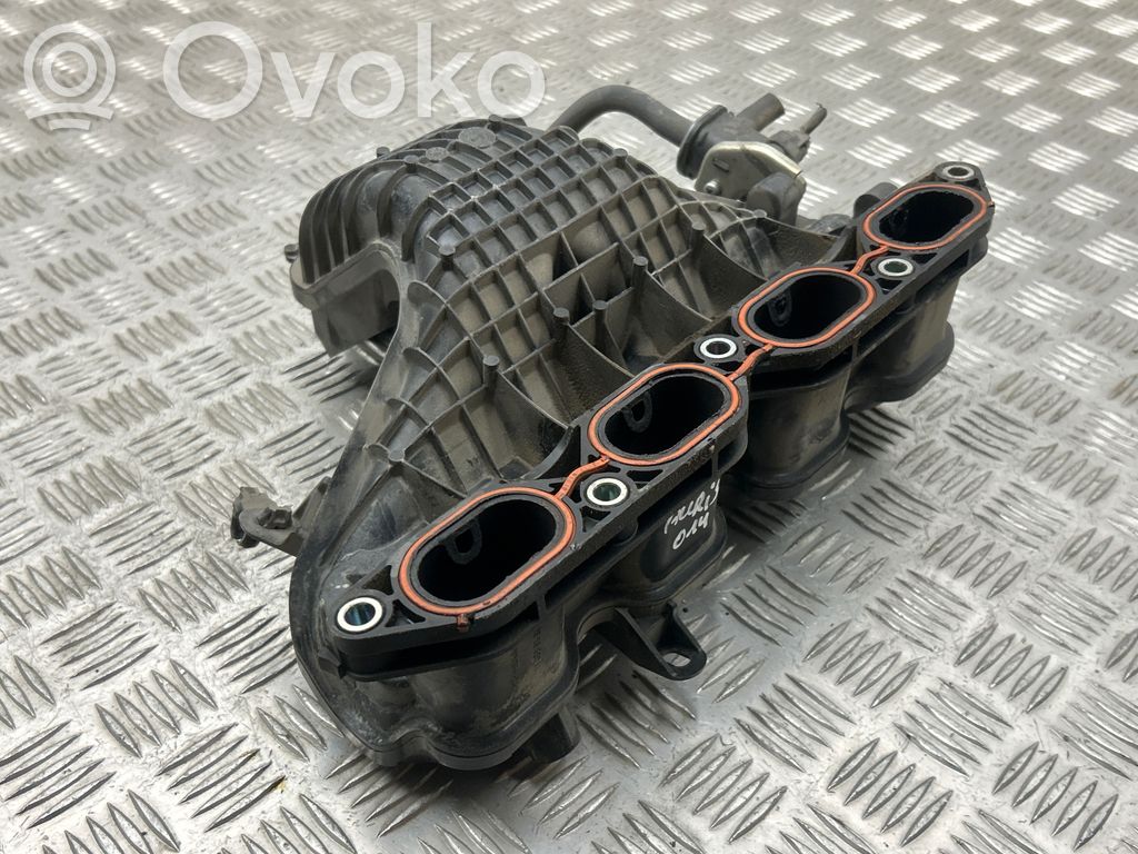 Toyota Auris E180 Colector de admisión 