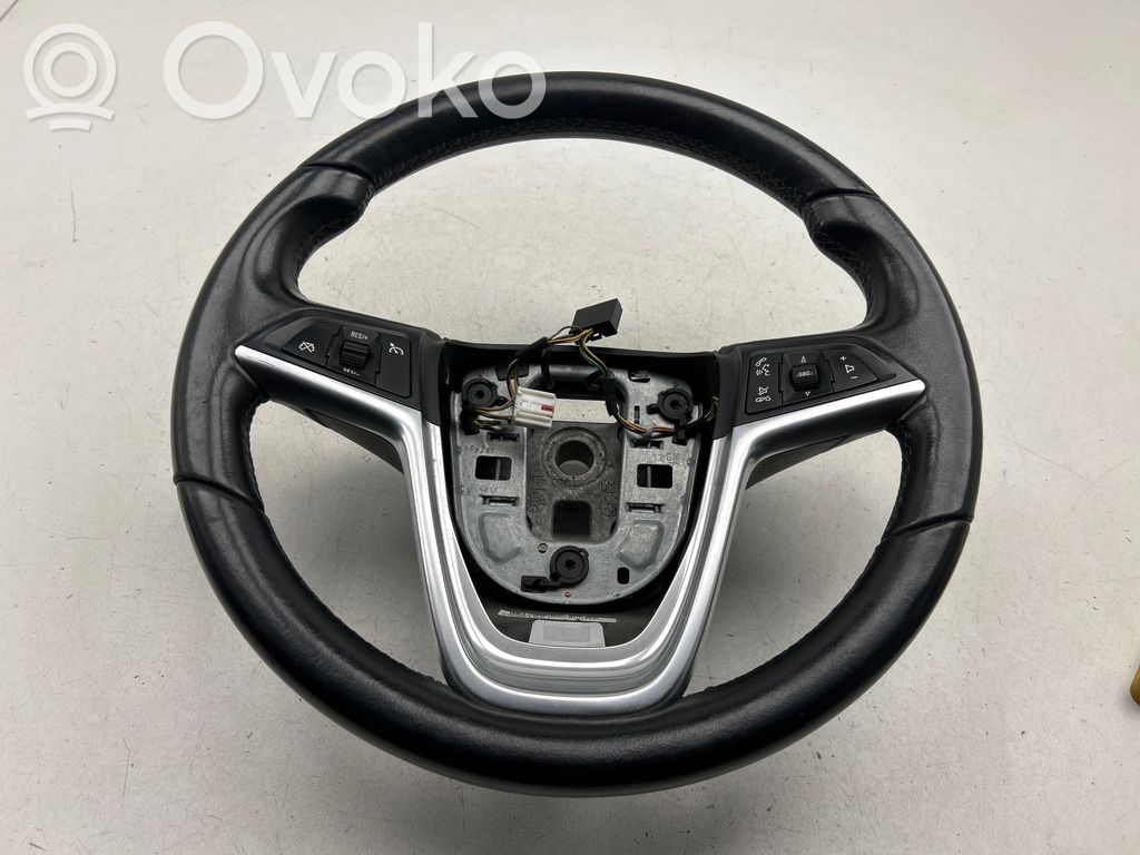 Opel Astra J Ohjauspyörä 