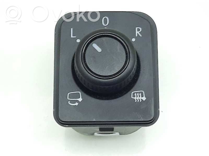 Volkswagen Polo VI Wing mirror switch 
