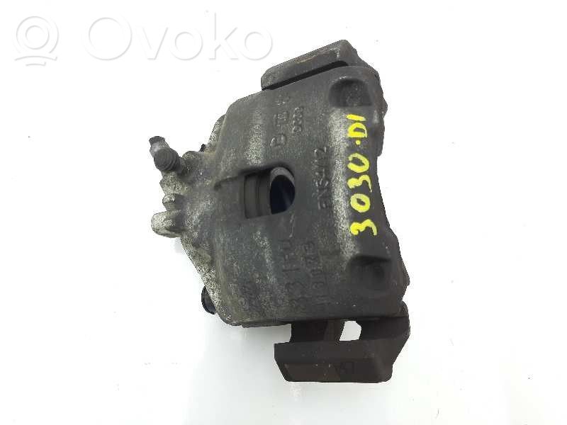 Fiat 500E Zacisk hamulcowy przedni 