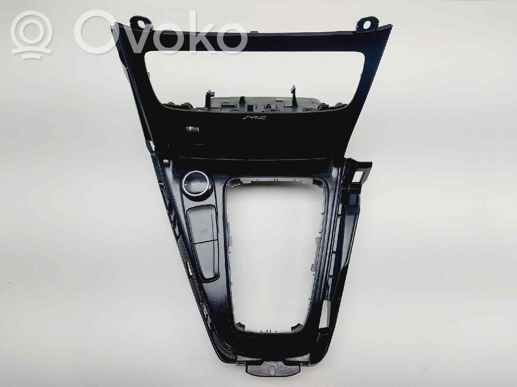 Ford Focus Konepellin saranat 