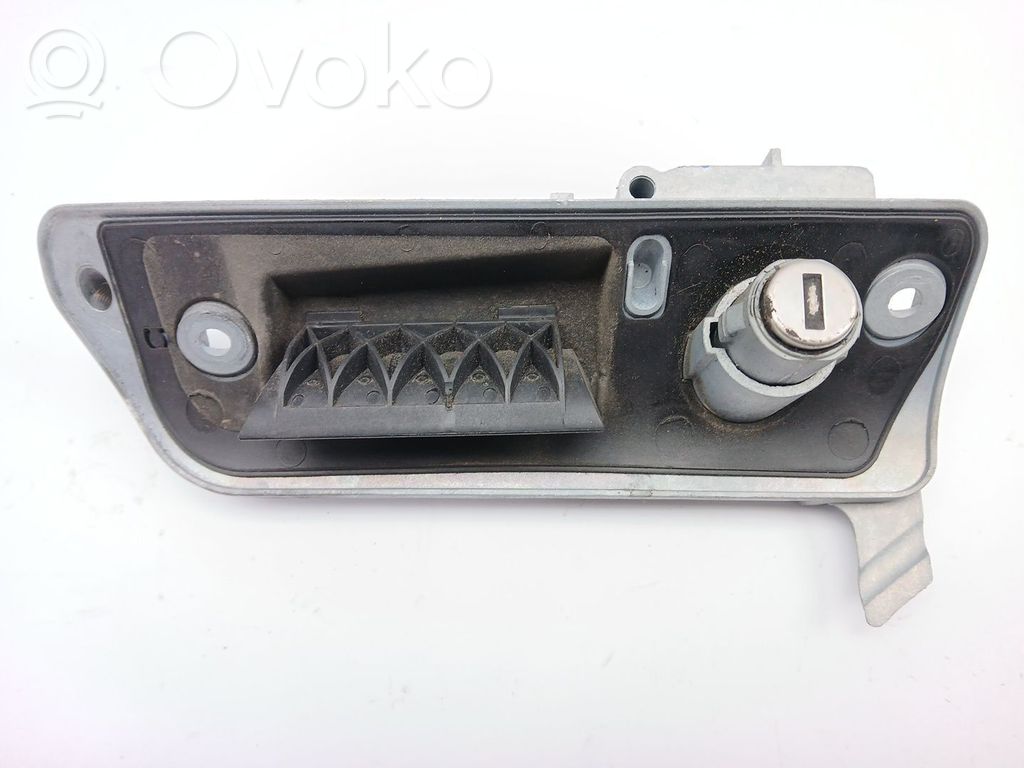 Volkswagen Caddy Rear door exterior handle 