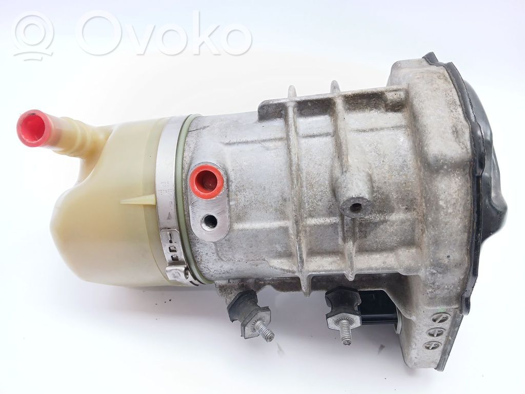 Ohjaustehostimen pumppu   31406709