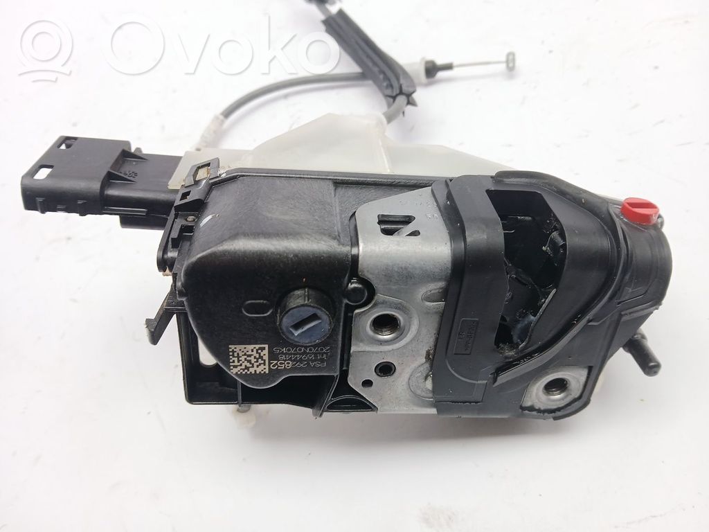 Opel Corsa F Galinių durų spyna 