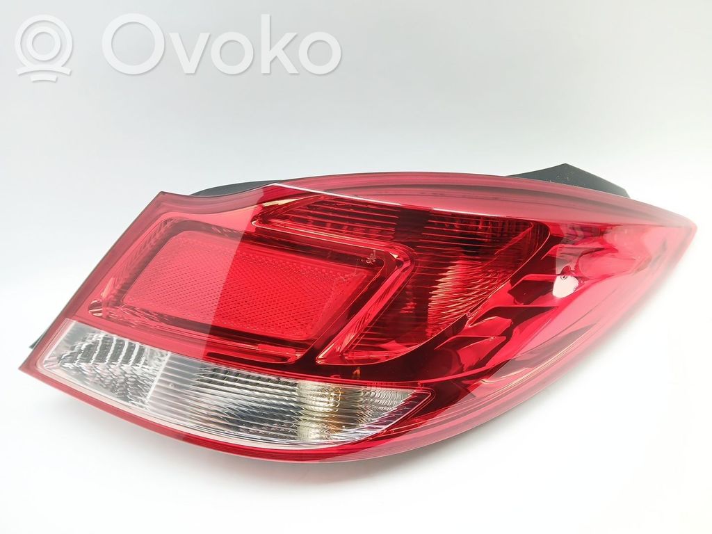 Opel Insignia A Aizmugurējais lukturis virsbūvē 