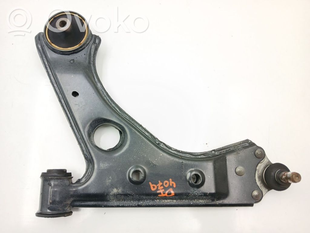Front control arm   13426552