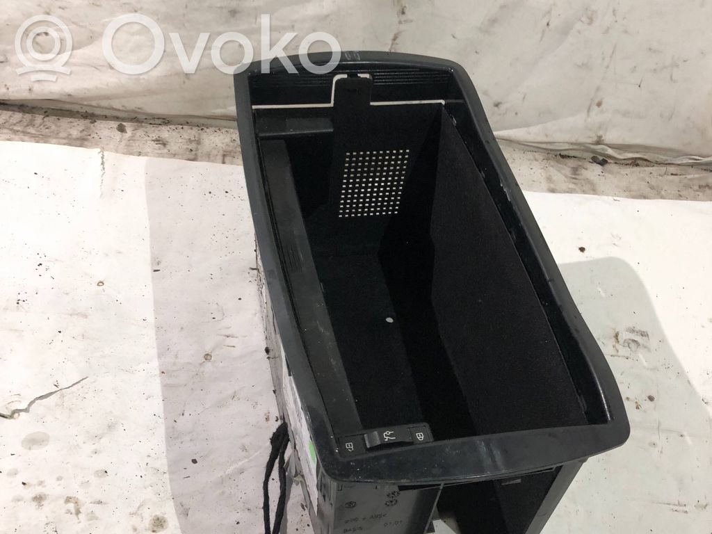 BMW 7 E65 E66 Tool box 