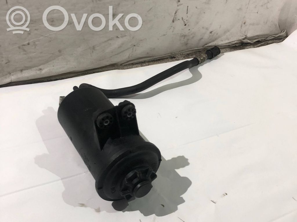 BMW 7 E65 E66 Ohjaustehostimen nestesäiliö 