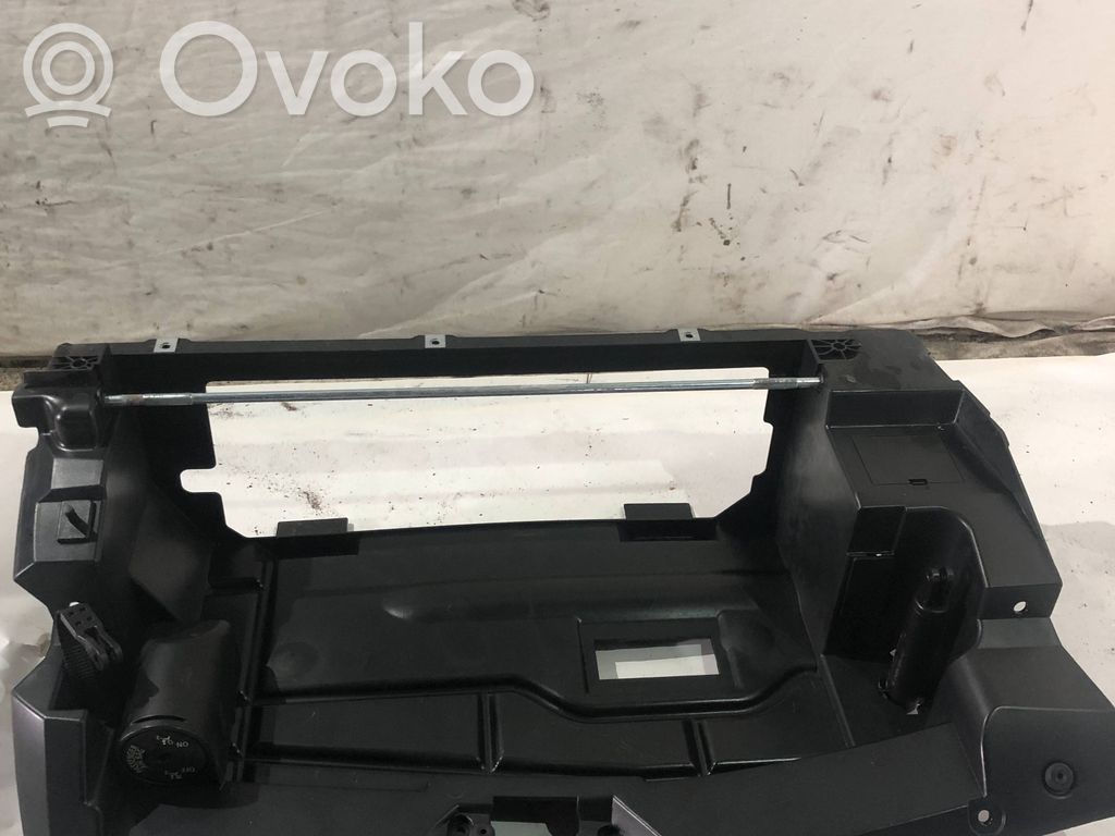 BMW 5 E60 E61 Daiktadėžė 