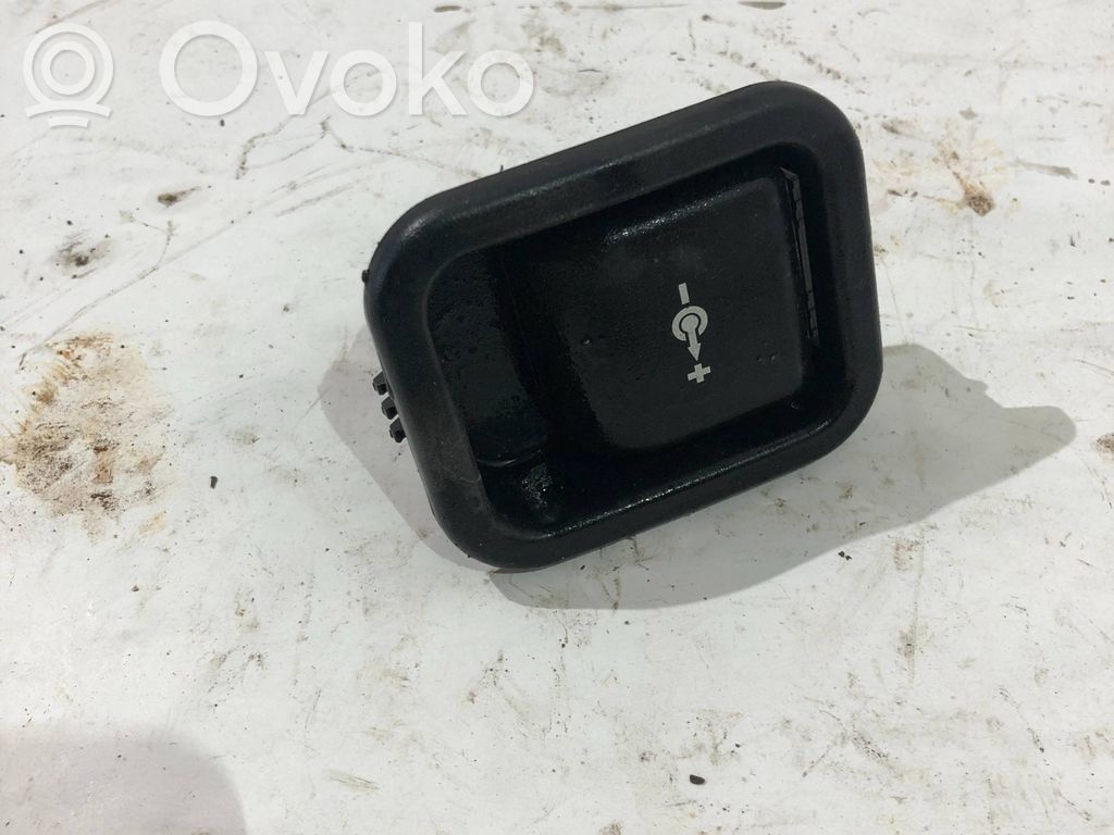 BMW X3 E83 12 V Socket (rear) 