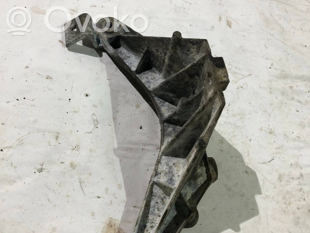 BMW X5 E70 Gearbox mounting bracket 