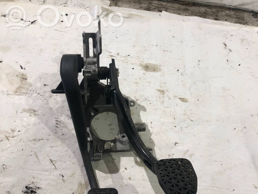 BMW 5 E39 Pedal assembly 