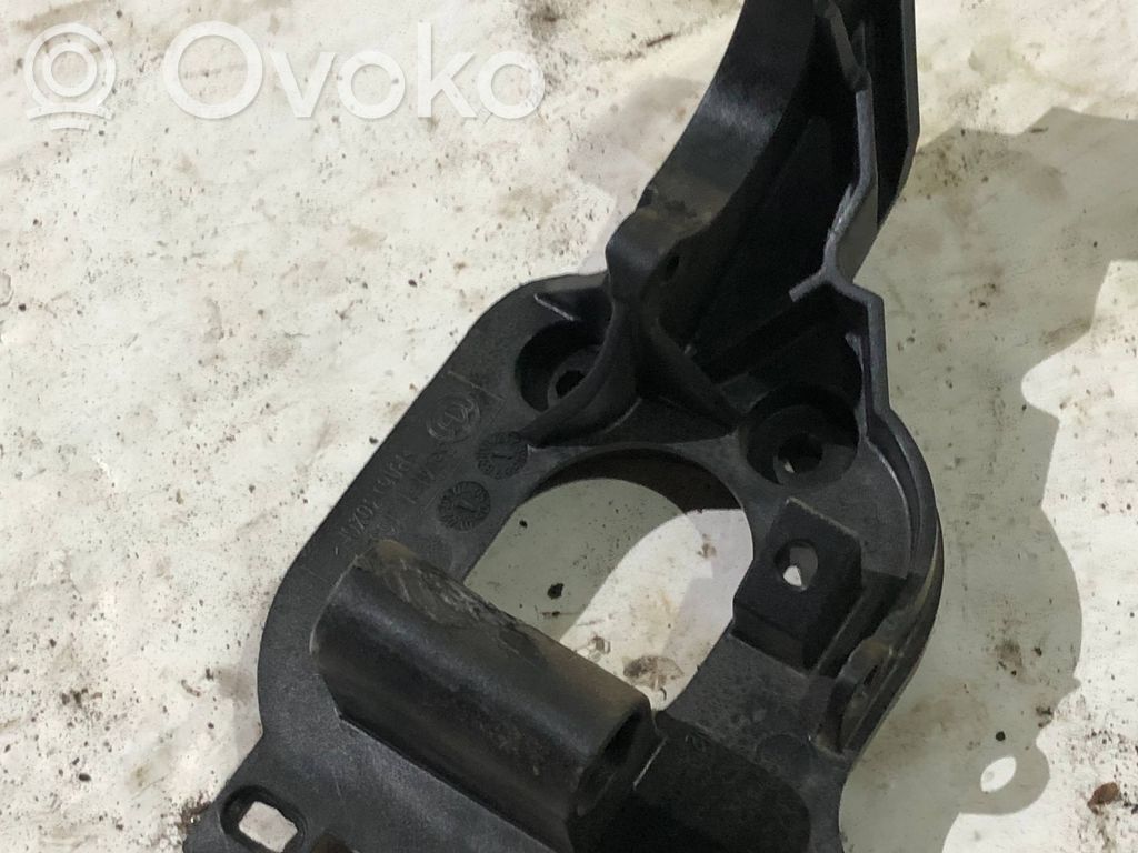 BMW 3 E46 Accelerator throttle pedal bracket 