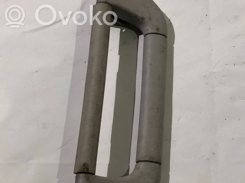 BMW 7 E38 Rankenėlė priekinė 