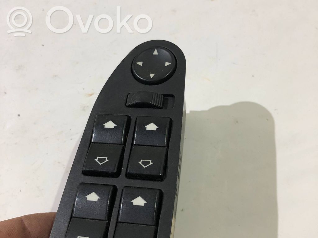 Electric window control switch   6904306,528236,0019