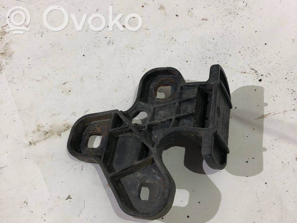 BMW 7 E38 Front bumper mounting bracket 