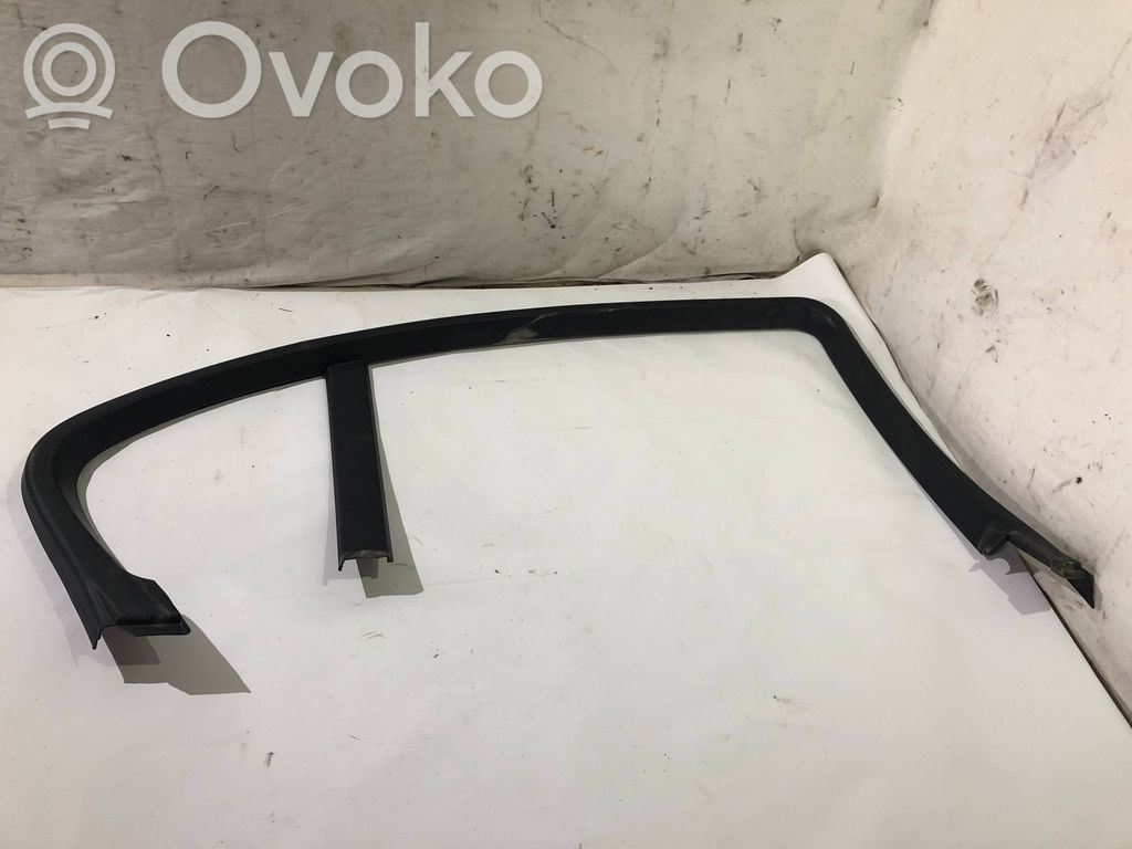 BMW 5 E60 E61 Rear door window/glass frame 