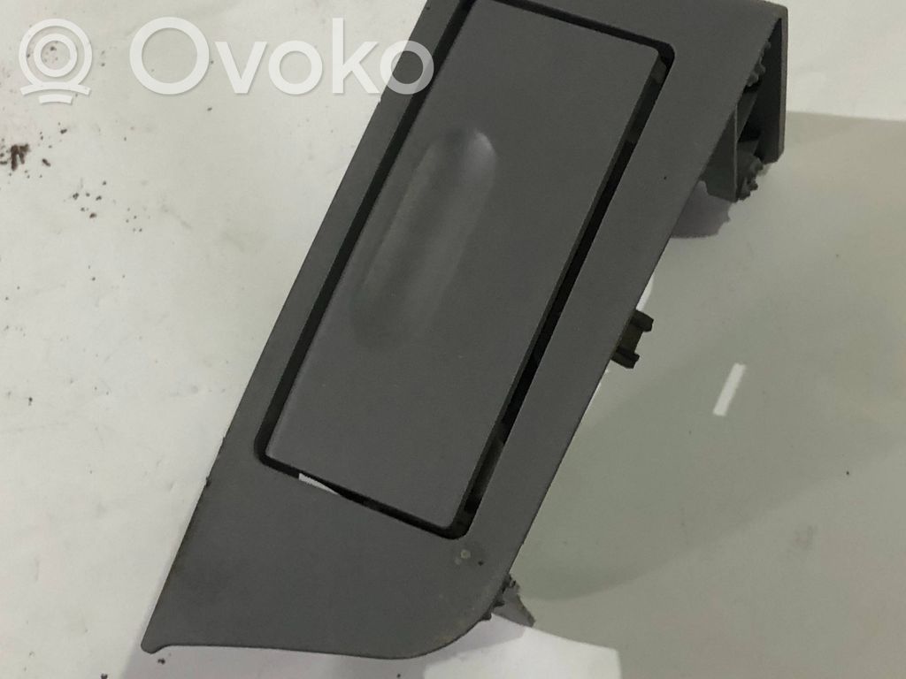 BMW 5 E60 E61 Durvis pelnutrauks 