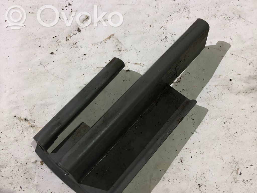 BMW 5 E60 E61 Osłona szyn przedniego fotela kierowcy 