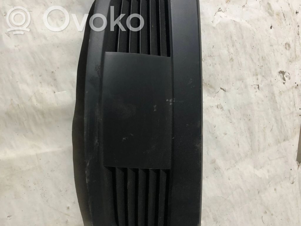 BMW 3 E90 E91 Centrinės oro grotelės 