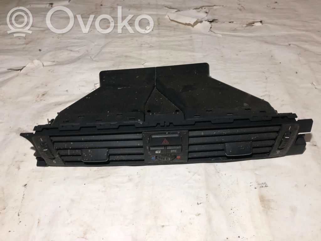 BMW 3 E90 E91 Centrālais gaisa ventilācijas režģis 
