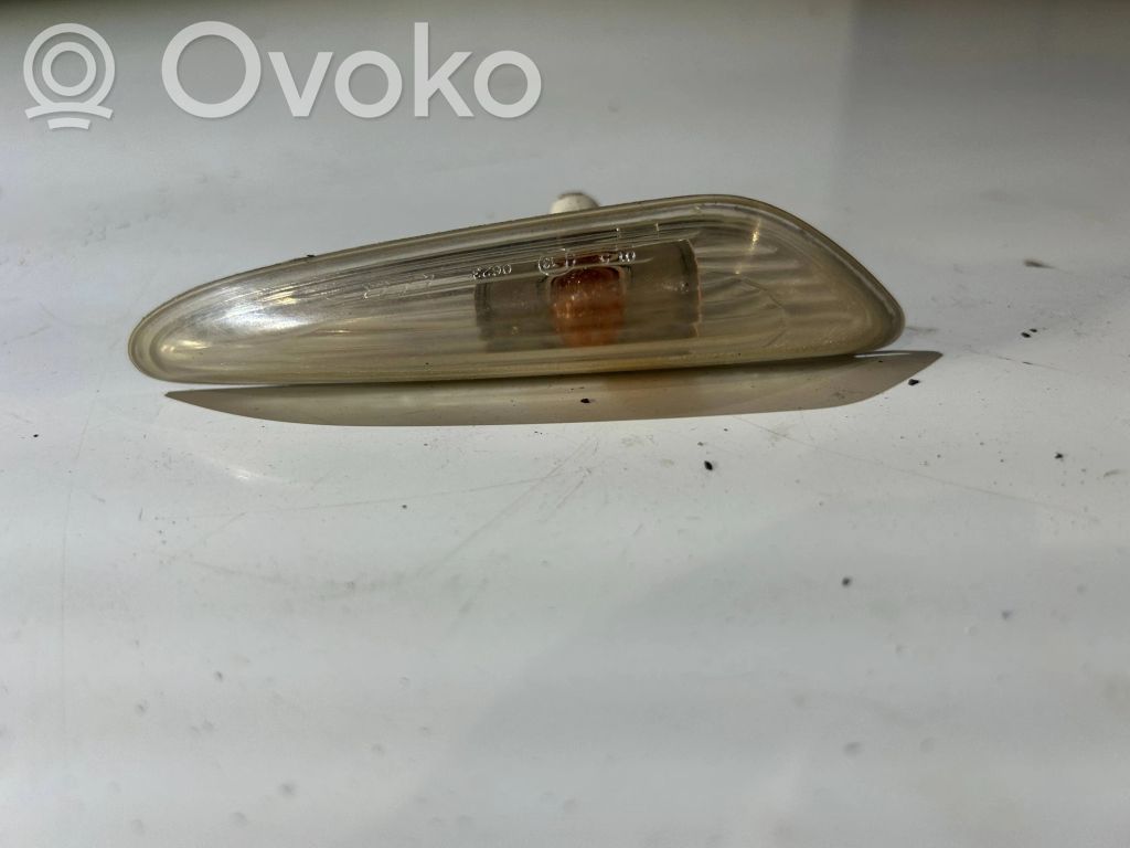 BMW 3 E46 Front fender indicator light 