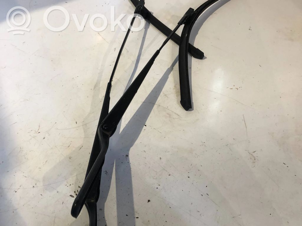 BMW X5 E70 Priekšējā loga tīrītājs 