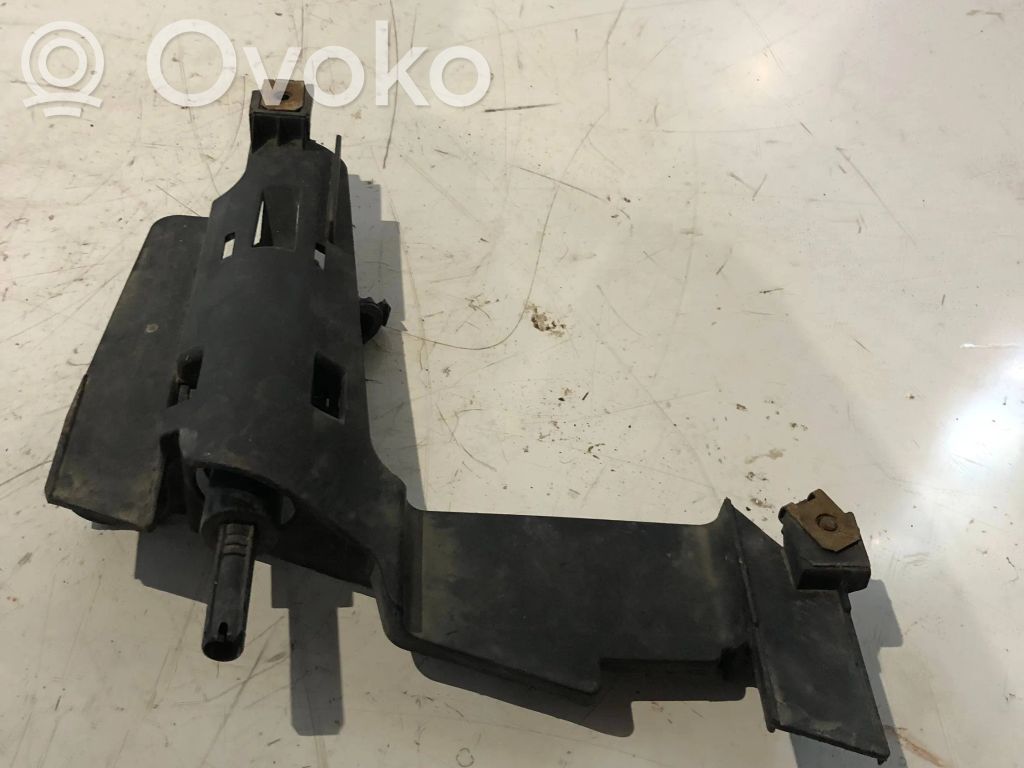 BMW 3 E46 Headlight/headlamp mounting bracket 