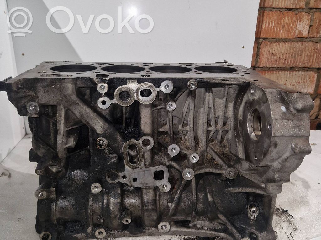 BMW 1 E81 E87 Engine block 