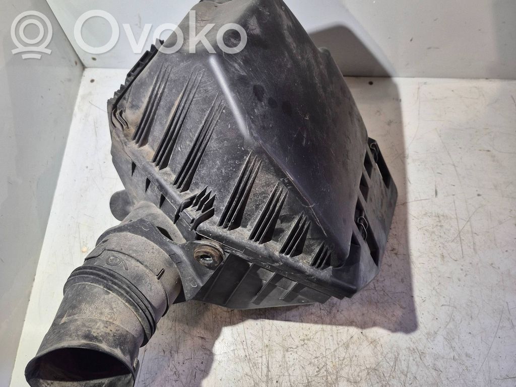 BMW 5 E60 E61 Air filter box 