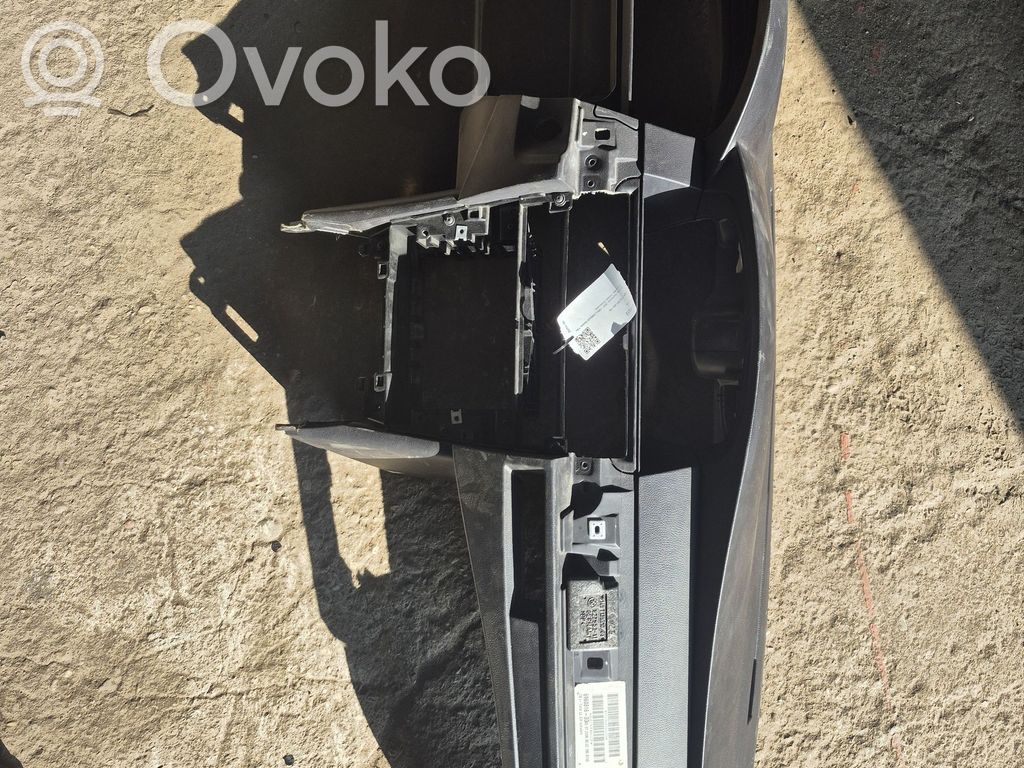 BMW 5 E60 E61 Panelė 