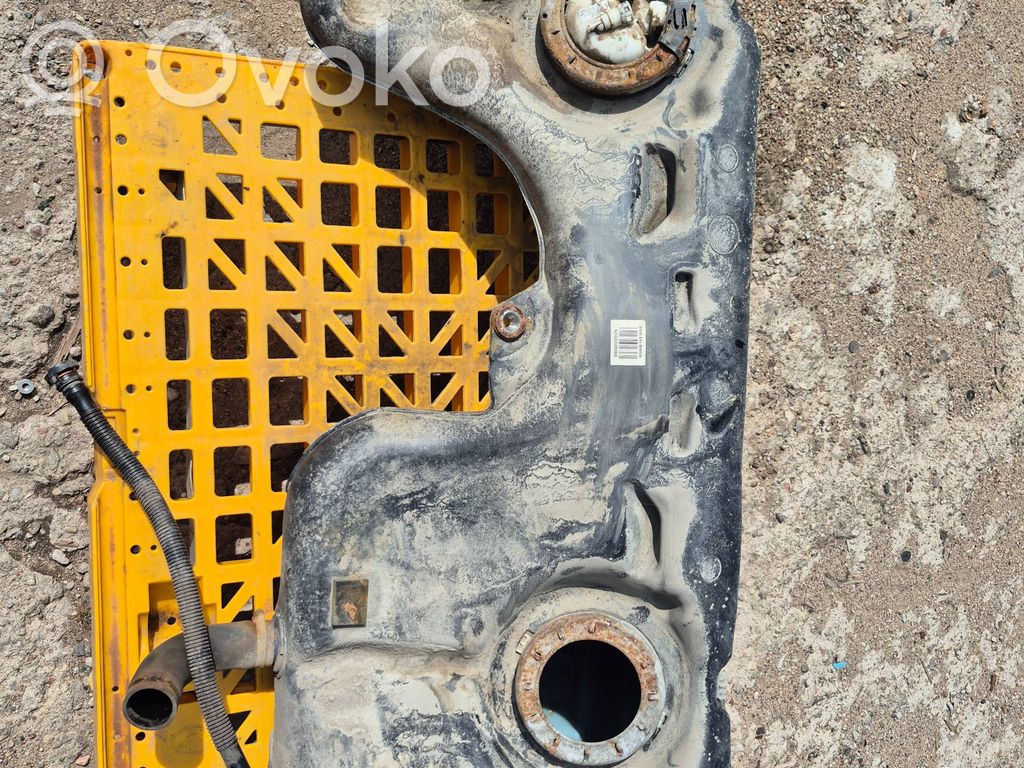 BMW 3 E90 E91 Fuel tank 
