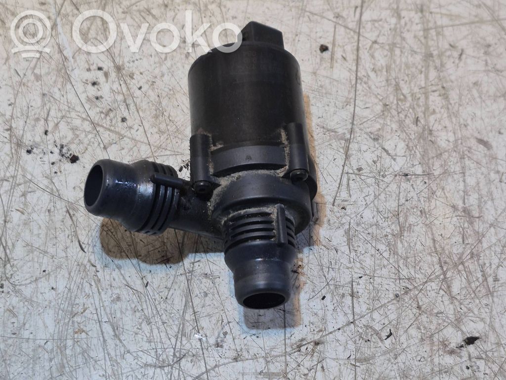 BMW 5 E39 Pompa cyrkulacji / obiegu wody 