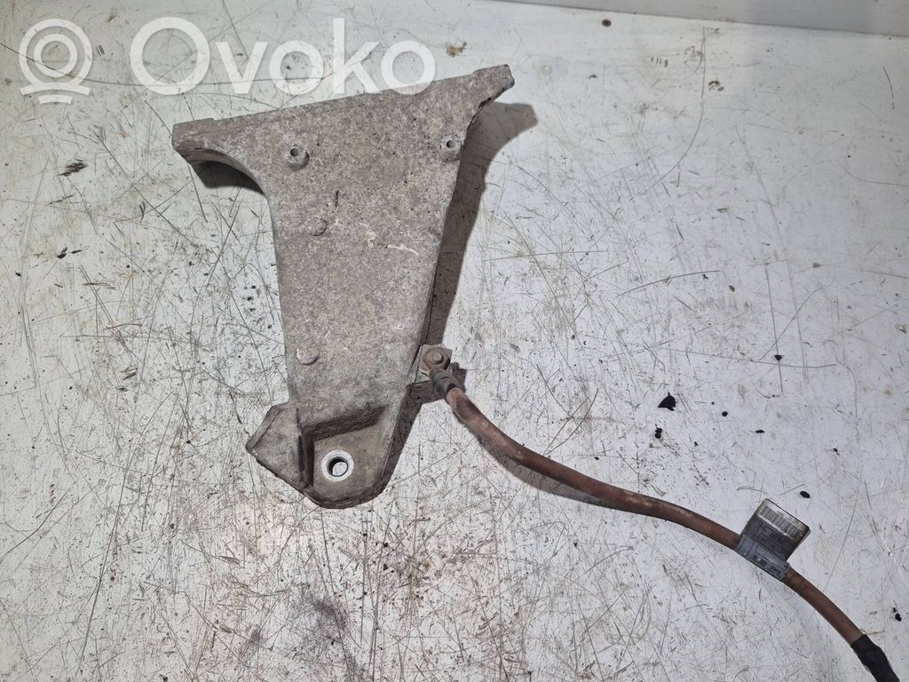 BMW 5 E39 Engine mounting bracket 