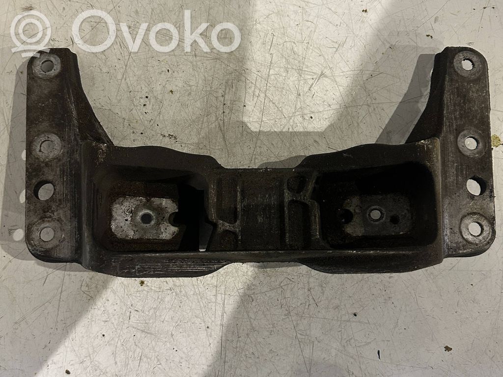 BMW 5 E60 E61 Gearbox mounting bracket 