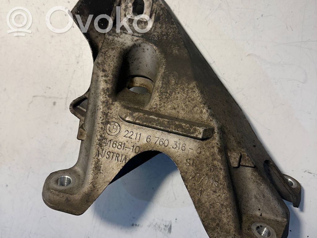 BMW 3 E90 E91 Engine mounting bracket 