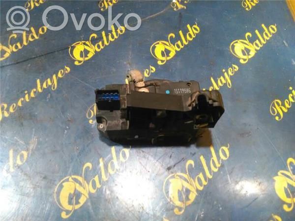 Opel Astra G Priekšpusē slēdzene 