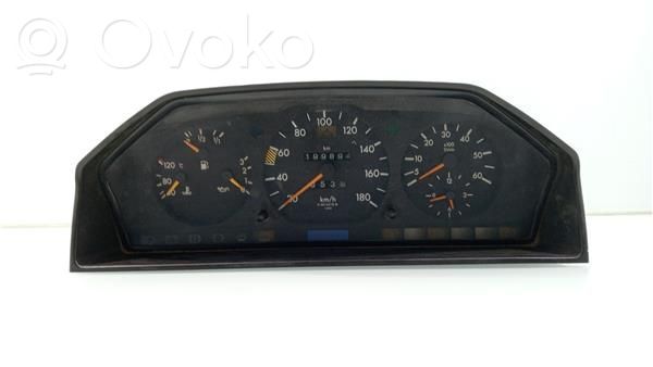 Mercedes-Benz E W124 Licznik / Prędkościomierz 