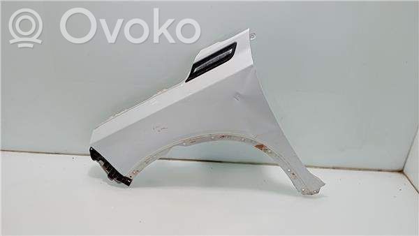 Suzuki Vitara (LY) Błotnik przedni