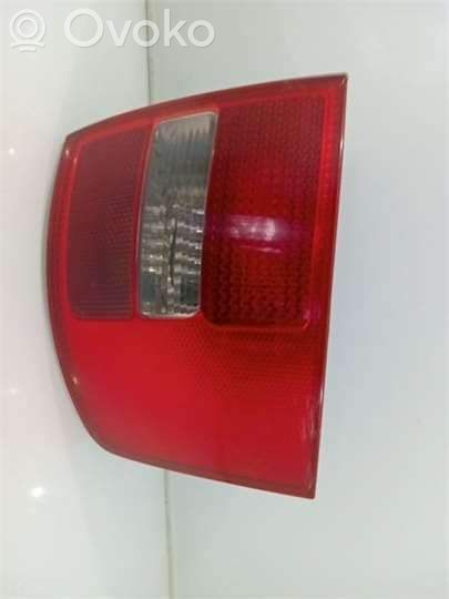 Audi A6 Allroad C5 Lampă spate în caroserie