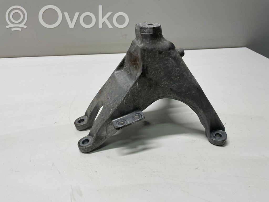 Volkswagen Golf VII Engine mounting bracket 