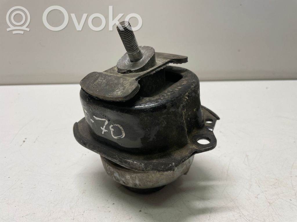 BMW X5 E70 Engine mount bracket 